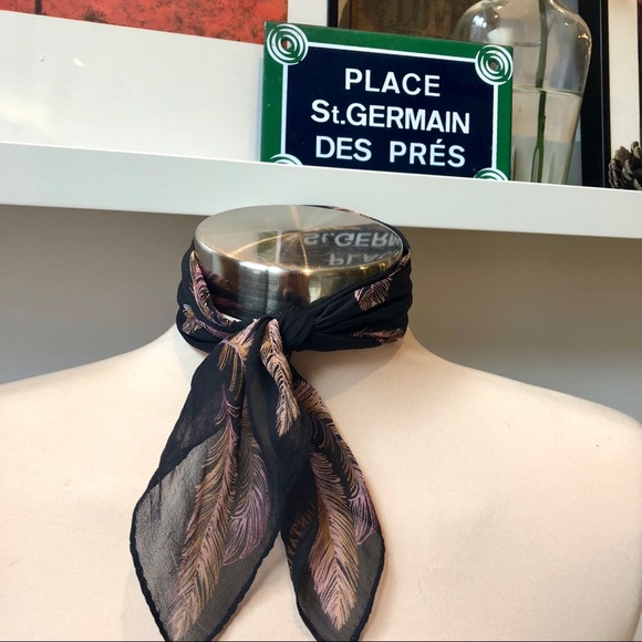 Ann Taylor black silk feather scarf, made in Japan - Picture 6 of 6